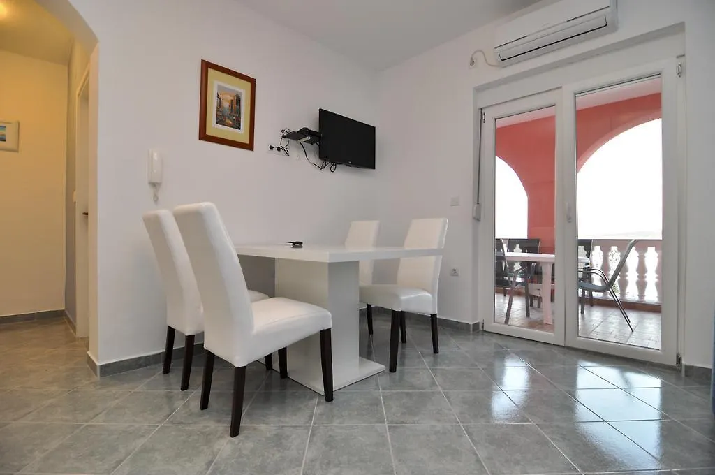 Apartments Marija - Maslenica - First Line To The Sea