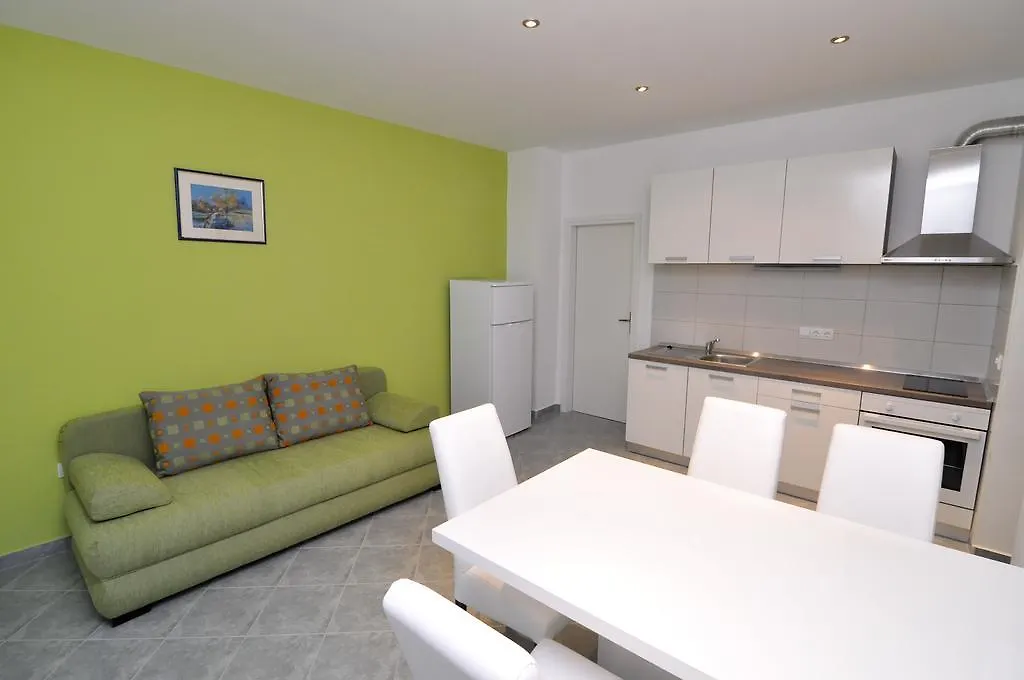 Apartments Marija - Maslenica - First Line To The Sea 0*,