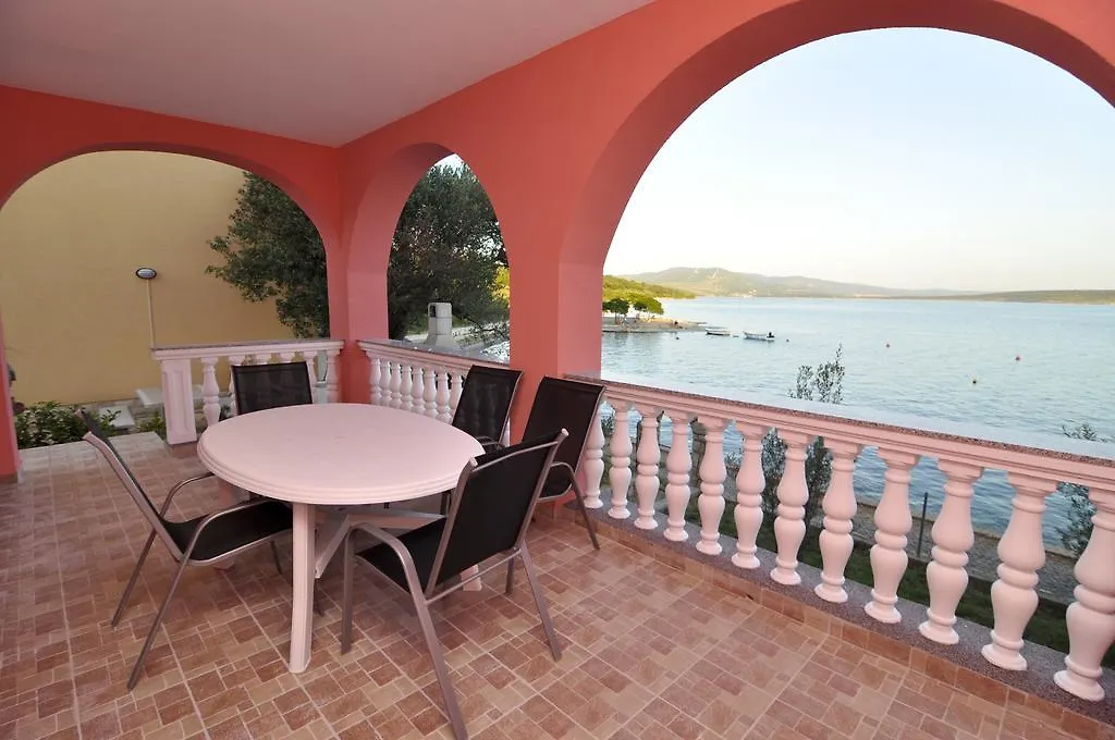 Apartments Marija - Maslenica - First Line To The Sea