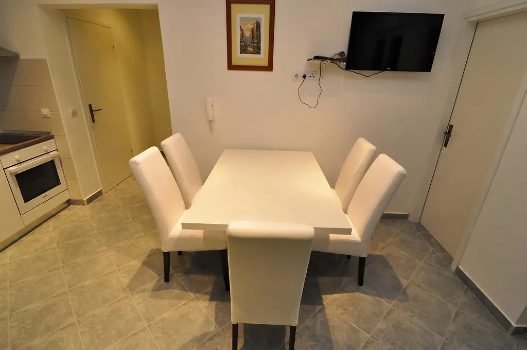 Apartments Marija - Maslenica - First Line To The Sea