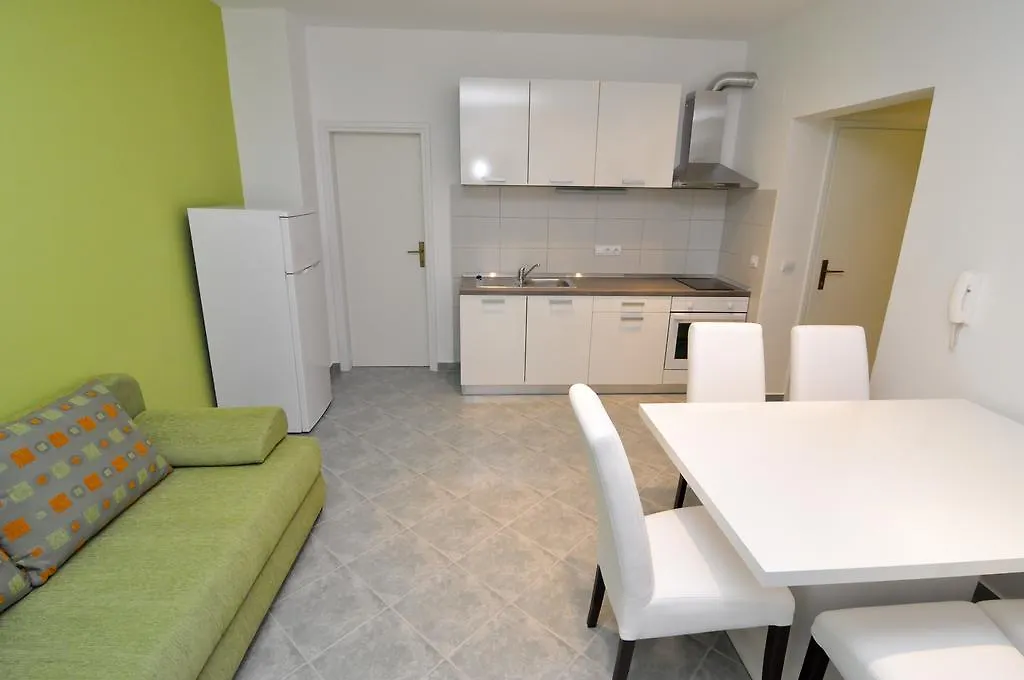 Apartments Marija - Maslenica - First Line To The Sea Croatia