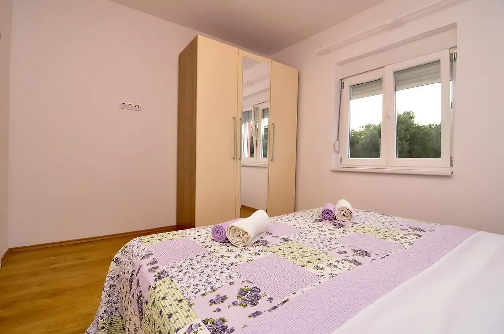 Apartments Marija - Maslenica - First Line To The Sea