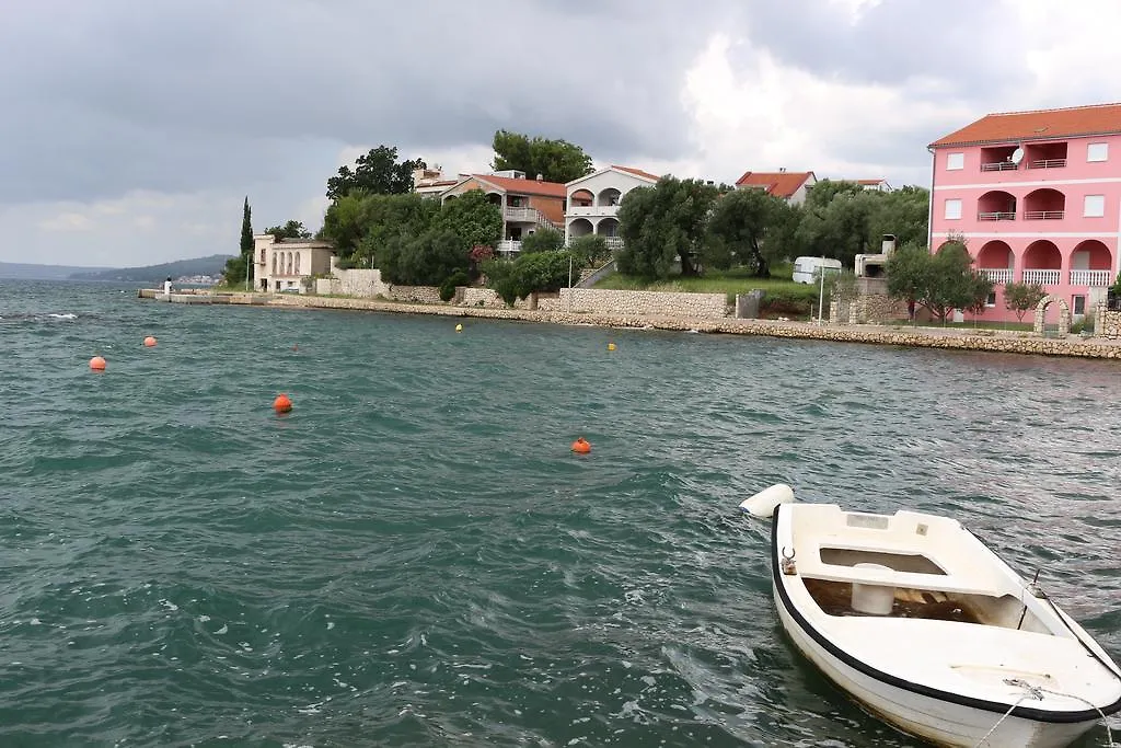 Apartments Marija - Maslenica - First Line To The Sea