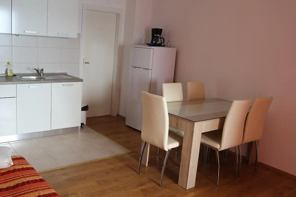 Apartments Marija - Maslenica - First Line To The Sea Croatia