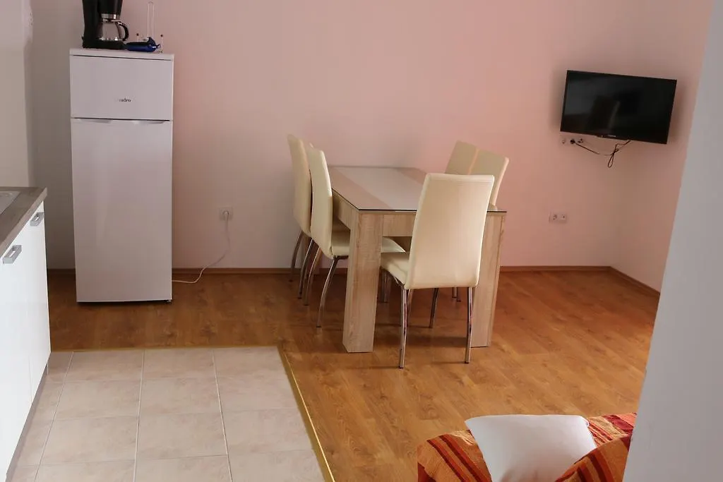 Apartments Marija - Maslenica - First Line To The Sea 0*,  Croatia