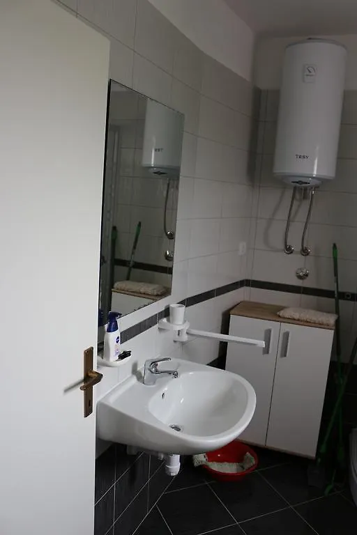 Apartments Marija - Maslenica - First Line To The Sea