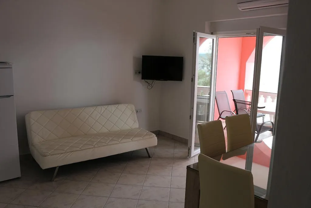 Apartments Marija - Maslenica - First Line To The Sea