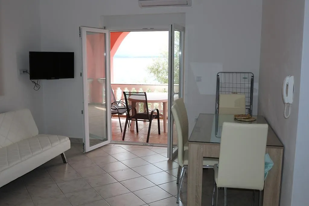 Apartments Marija - Maslenica - First Line To The Sea